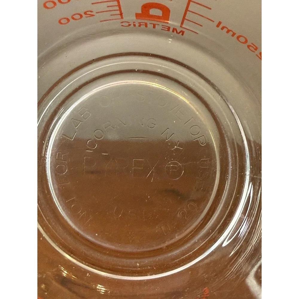 Vintage Pyrex 4 Cups D-Handle Liquid Measuring Cup #532 1 Quart USA